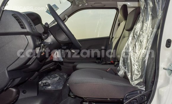 Buy Import Toyota Hiace White Car in Import - Dubai in Arusha Buy Import Toyota Hiace White Car in Import - Dubai in Arusha