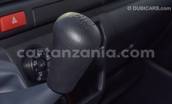 Buy Import Toyota Hiace White Car in Import - Dubai in Arusha Buy Import Toyota Hiace White Car in Import - Dubai in Arusha