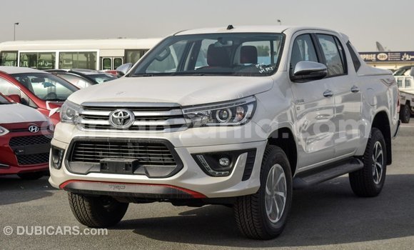 Buy Import Toyota Hilux White Car in Import - Dubai in Arusha Buy Import Toyota Hilux White Car in Import - Dubai in Arusha