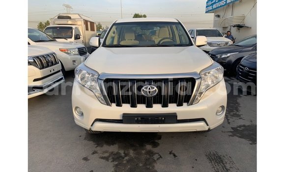 Nunua Imported Toyota Prado Nyeupe Gari ndani ya Import - Dubai nchini Arusha Nunua Imported Toyota Prado Nyeupe Gari ndani ya Import - Dubai nchini Arusha