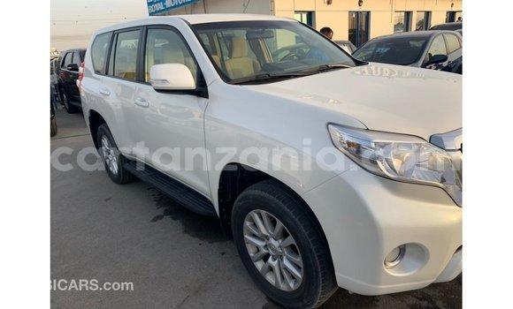 Nunua Imported Toyota Prado Nyeupe Gari ndani ya Import - Dubai nchini Arusha Nunua Imported Toyota Prado Nyeupe Gari ndani ya Import - Dubai nchini Arusha
