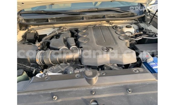 Nunua Imported Toyota Prado Nyeupe Gari ndani ya Import - Dubai nchini Arusha Nunua Imported Toyota Prado Nyeupe Gari ndani ya Import - Dubai nchini Arusha