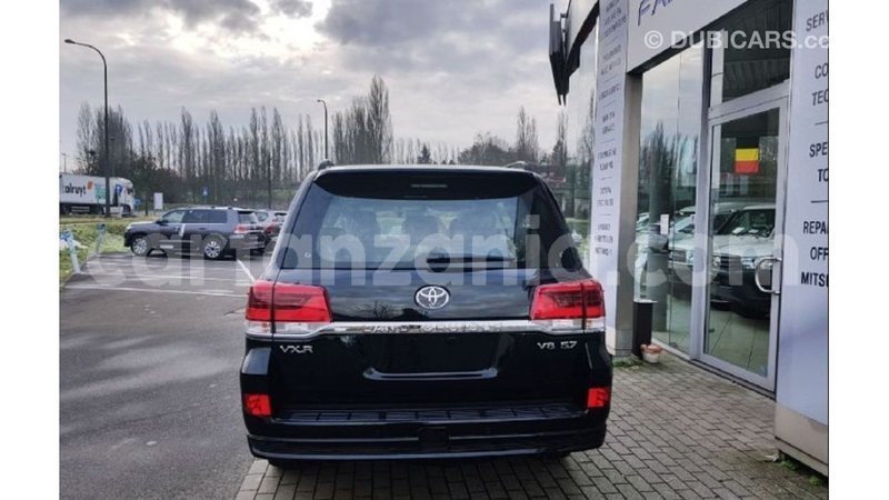 Big with watermark toyota land cruiser arusha import dubai 8187