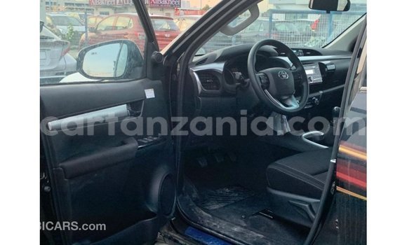 Nunua Imported Toyota Hilux Nyeusi Gari ndani ya Import - Dubai nchini Arusha Nunua Imported Toyota Hilux Nyeusi Gari ndani ya Import - Dubai nchini Arusha