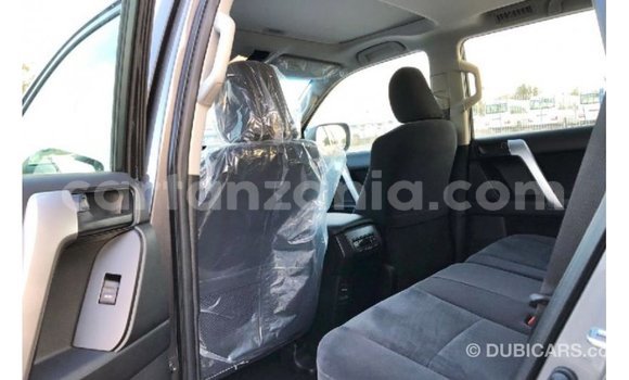 Nunua Imported Toyota Prado Nyeusi Gari ndani ya Import - Dubai nchini Arusha Nunua Imported Toyota Prado Nyeusi Gari ndani ya Import - Dubai nchini Arusha