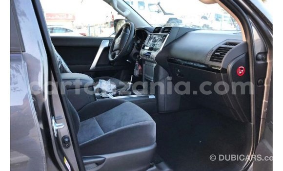 Nunua Imported Toyota Prado Nyeusi Gari ndani ya Import - Dubai nchini Arusha Nunua Imported Toyota Prado Nyeusi Gari ndani ya Import - Dubai nchini Arusha