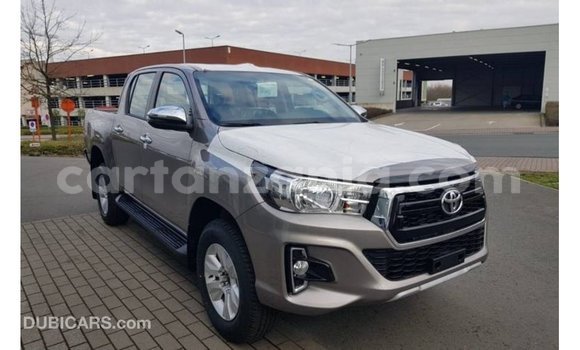 Nunua Imported Toyota Hilux Brown Gari ndani ya Import - Dubai nchini Arusha Nunua Imported Toyota Hilux Brown Gari ndani ya Import - Dubai nchini Arusha