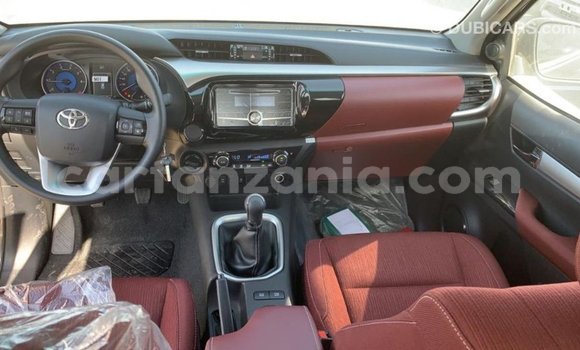 Nunua Imported Toyota Hilux Nyingine Gari ndani ya Import - Dubai nchini Arusha Nunua Imported Toyota Hilux Nyingine Gari ndani ya Import - Dubai nchini Arusha