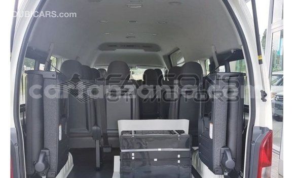 Nunua Imported Toyota Hiace Nyeupe Gari ndani ya Import - Dubai nchini Arusha Nunua Imported Toyota Hiace Nyeupe Gari ndani ya Import - Dubai nchini Arusha