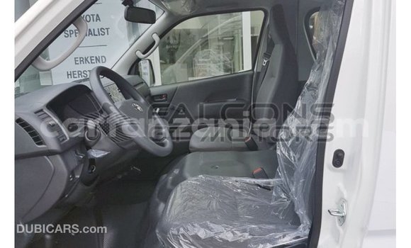 Nunua Imported Toyota Hiace Nyeupe Gari ndani ya Import - Dubai nchini Arusha Nunua Imported Toyota Hiace Nyeupe Gari ndani ya Import - Dubai nchini Arusha