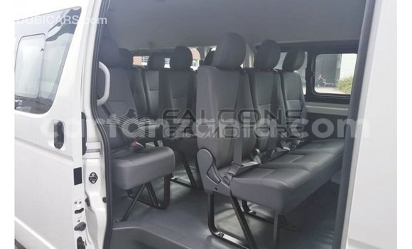 Nunua Imported Toyota Hiace Nyeupe Gari ndani ya Import - Dubai nchini Arusha Nunua Imported Toyota Hiace Nyeupe Gari ndani ya Import - Dubai nchini Arusha