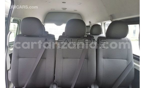 Nunua Imported Toyota Hiace Nyeupe Gari ndani ya Import - Dubai nchini Arusha Nunua Imported Toyota Hiace Nyeupe Gari ndani ya Import - Dubai nchini Arusha