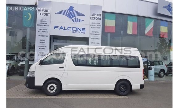 Nunua Imported Toyota Hiace Nyeupe Gari ndani ya Import - Dubai nchini Arusha Nunua Imported Toyota Hiace Nyeupe Gari ndani ya Import - Dubai nchini Arusha