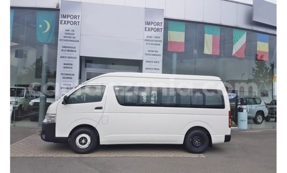Nunua Imported Toyota Hiace Nyeupe Gari ndani ya Import - Dubai nchini Arusha Nunua Imported Toyota Hiace Nyeupe Gari ndani ya Import - Dubai nchini Arusha