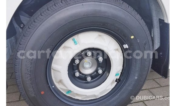 Nunua Imported Toyota Hiace Nyeupe Gari ndani ya Import - Dubai nchini Arusha Nunua Imported Toyota Hiace Nyeupe Gari ndani ya Import - Dubai nchini Arusha