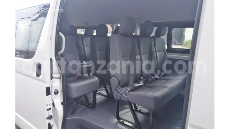 Big with watermark toyota hiace arusha import dubai 8200