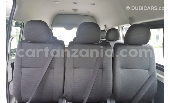 Nunua Imported Toyota Hiace Nyeupe Gari ndani ya Import - Dubai nchini Arusha Nunua Imported Toyota Hiace Nyeupe Gari ndani ya Import - Dubai nchini Arusha