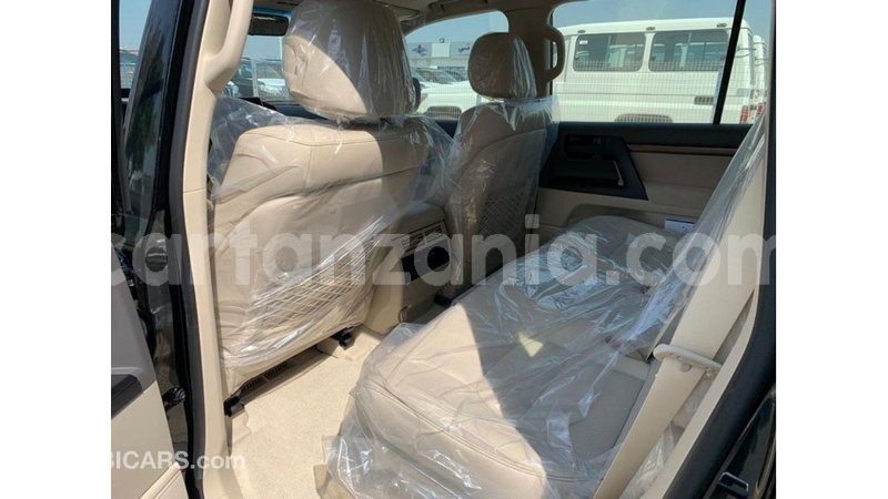 Big with watermark toyota land cruiser arusha import dubai 8203