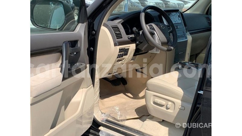 Big with watermark toyota land cruiser arusha import dubai 8203