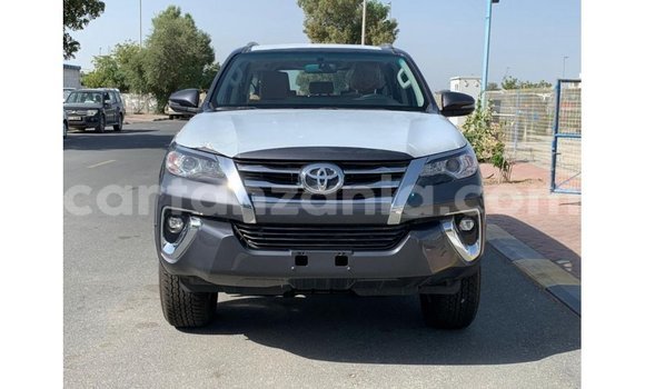 Nunua Imported Toyota Fortuner Nyingine Gari ndani ya Import - Dubai nchini Arusha Nunua Imported Toyota Fortuner Nyingine Gari ndani ya Import - Dubai nchini Arusha