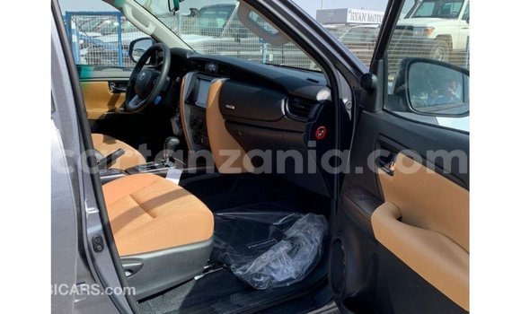 Nunua Imported Toyota Fortuner Nyingine Gari ndani ya Import - Dubai nchini Arusha Nunua Imported Toyota Fortuner Nyingine Gari ndani ya Import - Dubai nchini Arusha