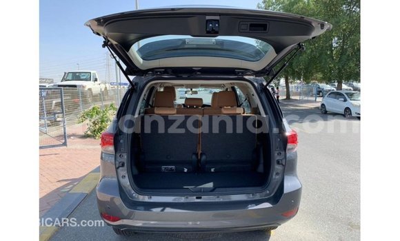 Nunua Imported Toyota Fortuner Nyingine Gari ndani ya Import - Dubai nchini Arusha Nunua Imported Toyota Fortuner Nyingine Gari ndani ya Import - Dubai nchini Arusha