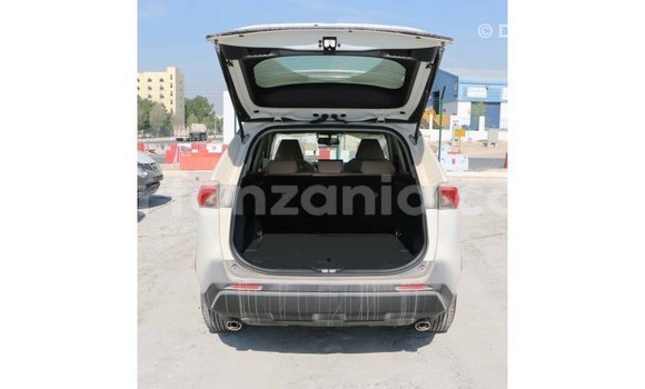 Nunua Imported Toyota 4Runner Nyeupe Gari ndani ya Import - Dubai nchini Arusha Nunua Imported Toyota 4Runner Nyeupe Gari ndani ya Import - Dubai nchini Arusha