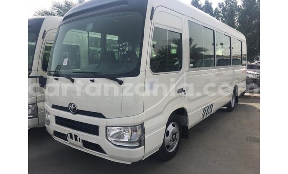 Nunua Imported Toyota Coaster Nyeupe Gari ndani ya Import - Dubai nchini Arusha Nunua Imported Toyota Coaster Nyeupe Gari ndani ya Import - Dubai nchini Arusha