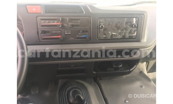 Nunua Imported Toyota Coaster Nyeupe Gari ndani ya Import - Dubai nchini Arusha Nunua Imported Toyota Coaster Nyeupe Gari ndani ya Import - Dubai nchini Arusha
