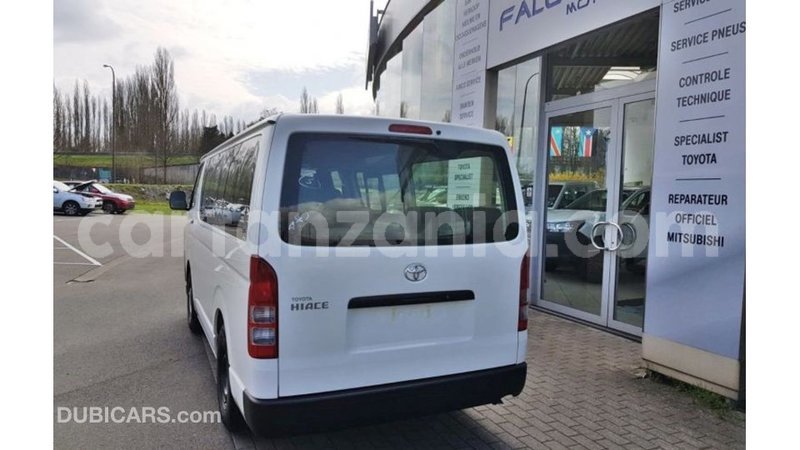 Big with watermark toyota hiace arusha import dubai 8215