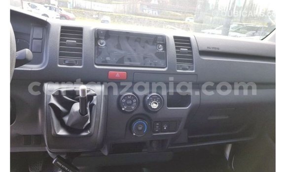 Nunua Imported Toyota Hiace Nyeupe Gari ndani ya Import - Dubai nchini Arusha Nunua Imported Toyota Hiace Nyeupe Gari ndani ya Import - Dubai nchini Arusha