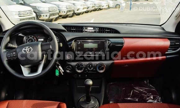 Buy Import Toyota Hilux White Car in Import - Dubai in Arusha Buy Import Toyota Hilux White Car in Import - Dubai in Arusha