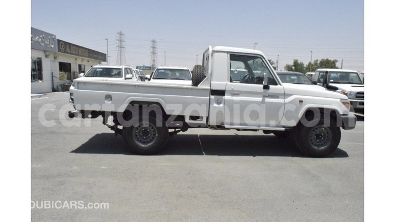 Big with watermark toyota land cruiser arusha import dubai 8223