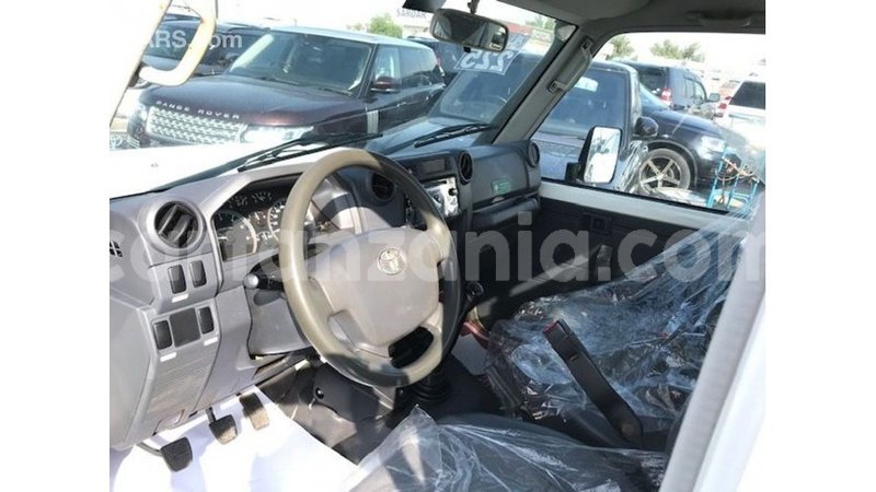 Big with watermark toyota land cruiser arusha import dubai 8233