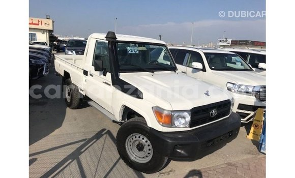 Nunua Imported Toyota Land Cruiser Nyeupe Gari ndani ya Import - Dubai nchini Arusha Nunua Imported Toyota Land Cruiser Nyeupe Gari ndani ya Import - Dubai nchini Arusha
