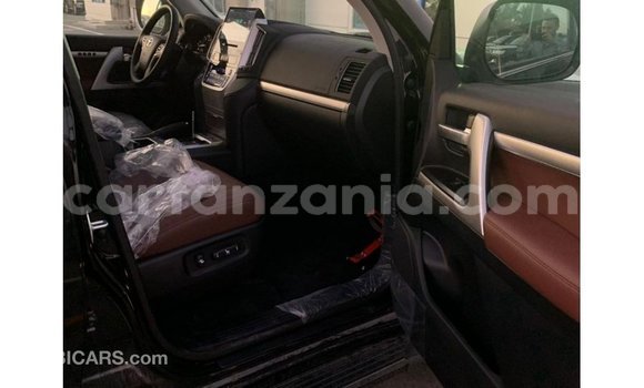 Nunua Imported Toyota Land Cruiser Nyeusi Gari ndani ya Import - Dubai nchini Arusha Nunua Imported Toyota Land Cruiser Nyeusi Gari ndani ya Import - Dubai nchini Arusha
