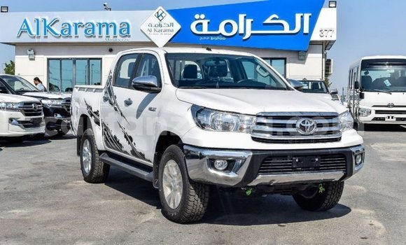 Nunua Imported Toyota Hilux Nyeupe Gari ndani ya Import - Dubai nchini Arusha Nunua Imported Toyota Hilux Nyeupe Gari ndani ya Import - Dubai nchini Arusha