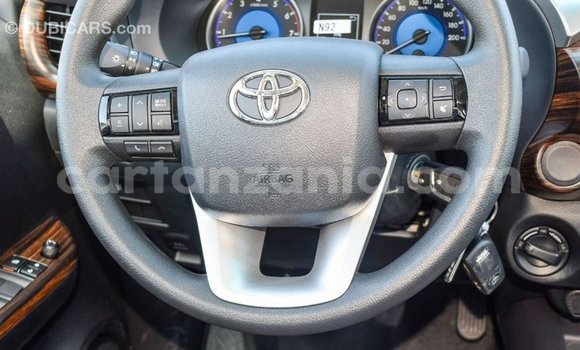 Nunua Imported Toyota Hilux Nyeupe Gari ndani ya Import - Dubai nchini Arusha Nunua Imported Toyota Hilux Nyeupe Gari ndani ya Import - Dubai nchini Arusha