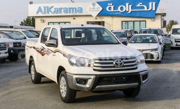 Nunua Imported Toyota Hilux Nyeupe Gari ndani ya Import - Dubai nchini Arusha Nunua Imported Toyota Hilux Nyeupe Gari ndani ya Import - Dubai nchini Arusha