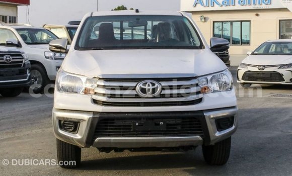 Nunua Imported Toyota Hilux Nyeupe Gari ndani ya Import - Dubai nchini Arusha Nunua Imported Toyota Hilux Nyeupe Gari ndani ya Import - Dubai nchini Arusha