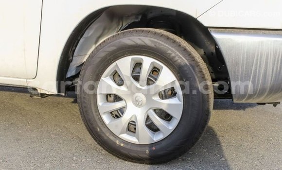 Nunua Imported Toyota Hilux Nyeupe Gari ndani ya Import - Dubai nchini Arusha Nunua Imported Toyota Hilux Nyeupe Gari ndani ya Import - Dubai nchini Arusha