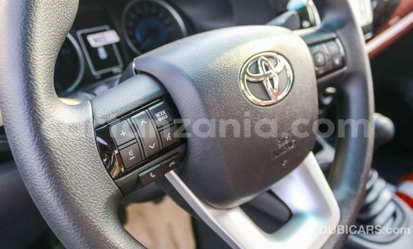 Nunua Imported Toyota Hilux Nyeupe Gari ndani ya Import - Dubai nchini Arusha Nunua Imported Toyota Hilux Nyeupe Gari ndani ya Import - Dubai nchini Arusha