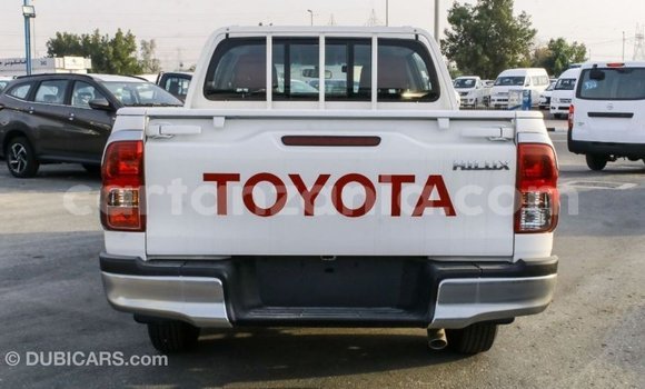 Nunua Imported Toyota Hilux Nyeupe Gari ndani ya Import - Dubai nchini Arusha Nunua Imported Toyota Hilux Nyeupe Gari ndani ya Import - Dubai nchini Arusha