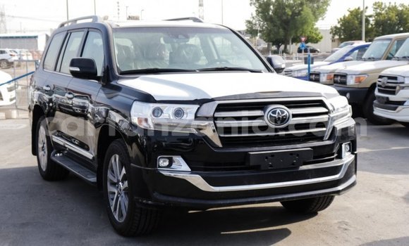 Nunua Imported Toyota Land Cruiser Nyeusi Gari ndani ya Import - Dubai nchini Arusha Nunua Imported Toyota Land Cruiser Nyeusi Gari ndani ya Import - Dubai nchini Arusha