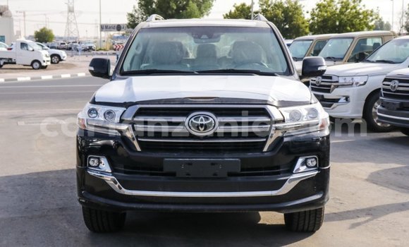 Nunua Imported Toyota Land Cruiser Nyeusi Gari ndani ya Import - Dubai nchini Arusha Nunua Imported Toyota Land Cruiser Nyeusi Gari ndani ya Import - Dubai nchini Arusha