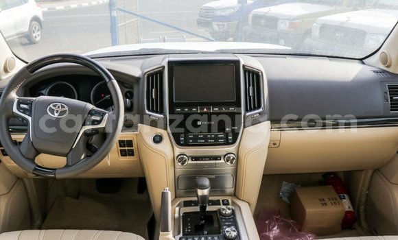 Nunua Imported Toyota Land Cruiser Nyeusi Gari ndani ya Import - Dubai nchini Arusha Nunua Imported Toyota Land Cruiser Nyeusi Gari ndani ya Import - Dubai nchini Arusha