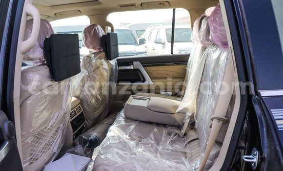 Nunua Imported Toyota Land Cruiser Nyeusi Gari ndani ya Import - Dubai nchini Arusha Nunua Imported Toyota Land Cruiser Nyeusi Gari ndani ya Import - Dubai nchini Arusha