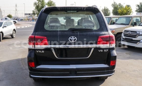 Nunua Imported Toyota Land Cruiser Nyeusi Gari ndani ya Import - Dubai nchini Arusha Nunua Imported Toyota Land Cruiser Nyeusi Gari ndani ya Import - Dubai nchini Arusha