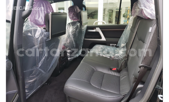 Buy Import Toyota Land Cruiser Black Car in Import - Dubai in Arusha Buy Import Toyota Land Cruiser Black Car in Import - Dubai in Arusha