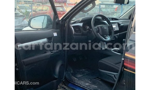 Nunua Imported Toyota Hilux Nyeusi Gari ndani ya Import - Dubai nchini Arusha Nunua Imported Toyota Hilux Nyeusi Gari ndani ya Import - Dubai nchini Arusha